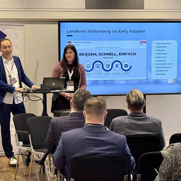 Vortrag Thomas Seidel & Katharina Höhne - Herausforderungen einfach lösen. Digitalisierung an der Basis mit dem Landkreis Wittenberg