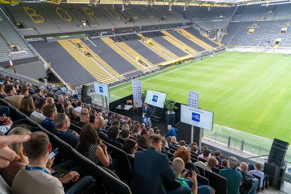 Jan Luther (Leiter Unternehmenskommunikation HSH Soft- und Hardware Vertriebs GmbH) eröffnet die Veranstaltung © HSH Soft- und Hardware Vertriebs GmbH