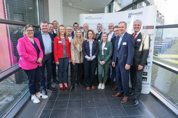 Gemeinsames Gruppenbild der 17. Mitteldeutschen Digitalisierungskonferenz &copy; Vincent Grätsch