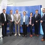 V.l.n.r. Alexander Handschuh, Deutscher Städte und Gemeindebund,  Prof. Ronny Weinkauf, Hochschule Merseburg und brain-SCC  Sven Czekalla, Landtagsabgeordneter  Sirko Scheffler, brain-Scc  Dr. Lydia Hüskens, Ministerin für Digitales und Infrastruktur Land Sachsen-Anhalt  Kathrin Schaper-Thoma, MITZ GmbH  Prof. Markus Krabbes, Hochschule Merseburg  Sebastian Müller-Bahr, Stadt Merseburg