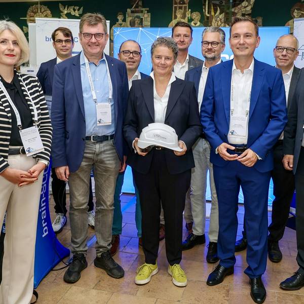 Kevin Löber, Thomas Seidel, Dr. Sabine Odparlik, Christian Butzkies, Sirko Scheffler, Andreas Fiedler, Dr. Lydia Hüskens, Prof. Dr. Ronny Weinkauf, Dr. André Göbel, Sven Czekalla, Alexander Handschuh, Prof. Dr. Markus Krabbes © Vincent Grätsch