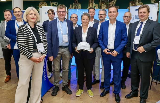 Kevin Löber, Thomas Seidel, Dr. Sabine Odparlik, Christian Butzkies, Sirko Scheffler, Andreas Fiedler, Dr. Lydia Hüskens, Prof. Dr. Ronny Weinkauf, Dr. André Göbel, Sven Czekalla, Alexander Handschuh, Prof. Dr. Markus Krabbes © Vincent Grätsch Kevin Löber, Thomas Seidel, Dr. Sabine Odparlik, Christian Butzkies, Sirko Scheffler, Andreas Fiedler, Dr. Lydia Hüskens, Prof. Dr. Ronny Weinkauf, Dr. André Göbel, Sven Czekalla, Alexander Handschuh, Prof. Dr. Markus Krabbes
